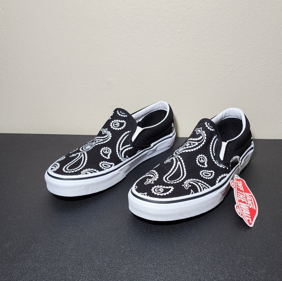 Vans Classic Slip On Black White Canvas Women's Shoes NEW - Picture 2 of 14